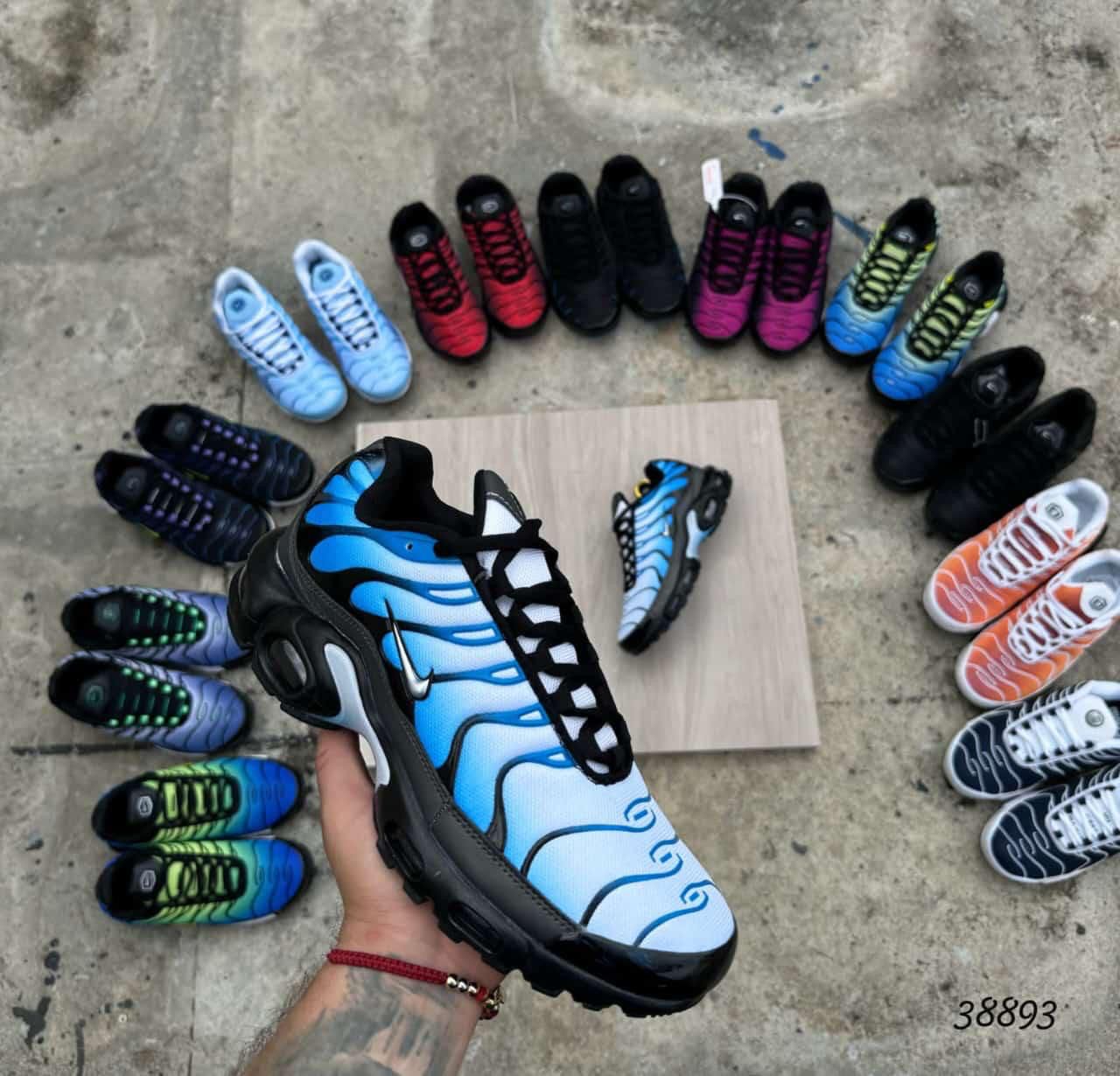 Imagen https://storemanizales.com/images/large/Nike Air Max TN hombre