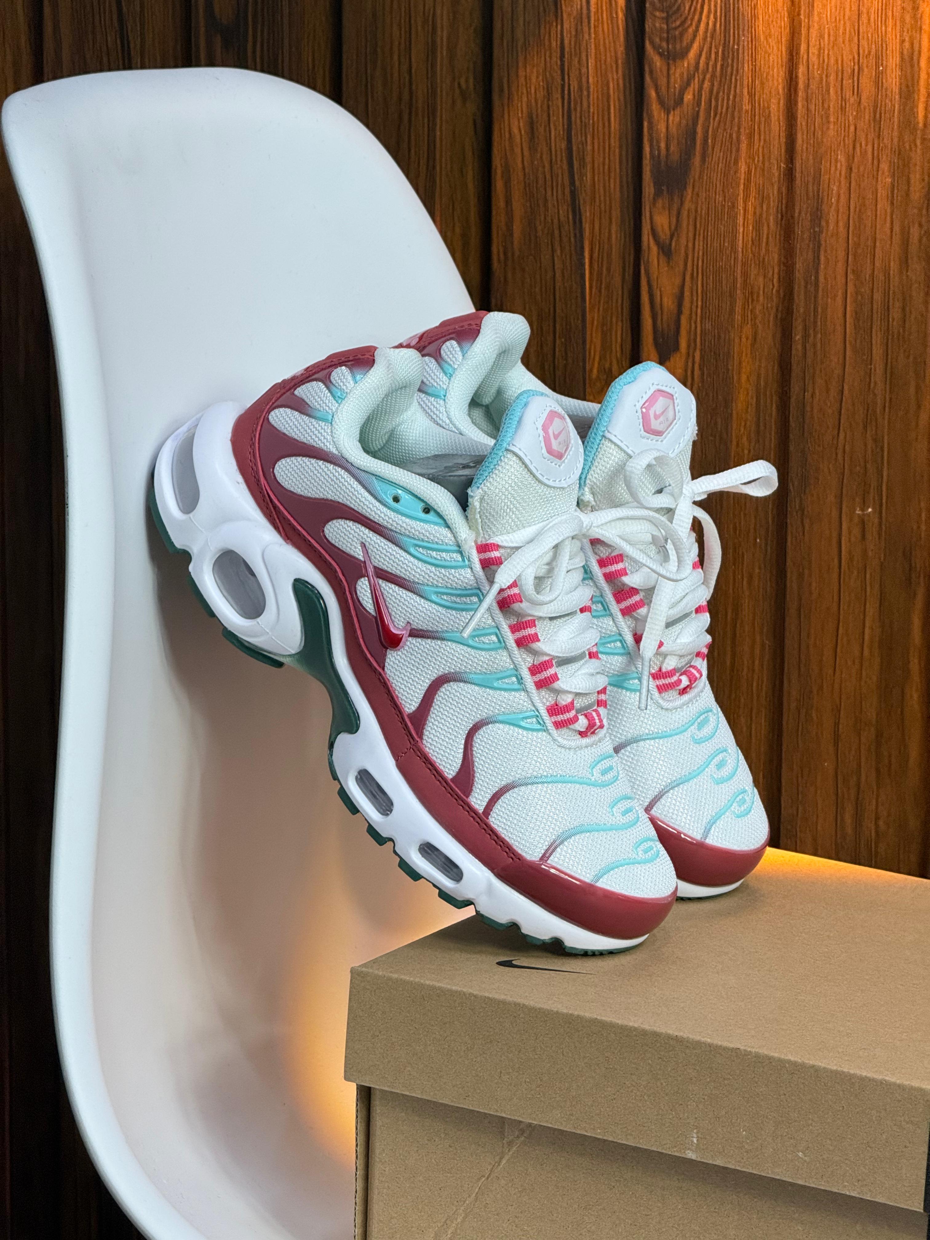 Imagen https://storemanizales.com/images/large/NIKE TN MUJER