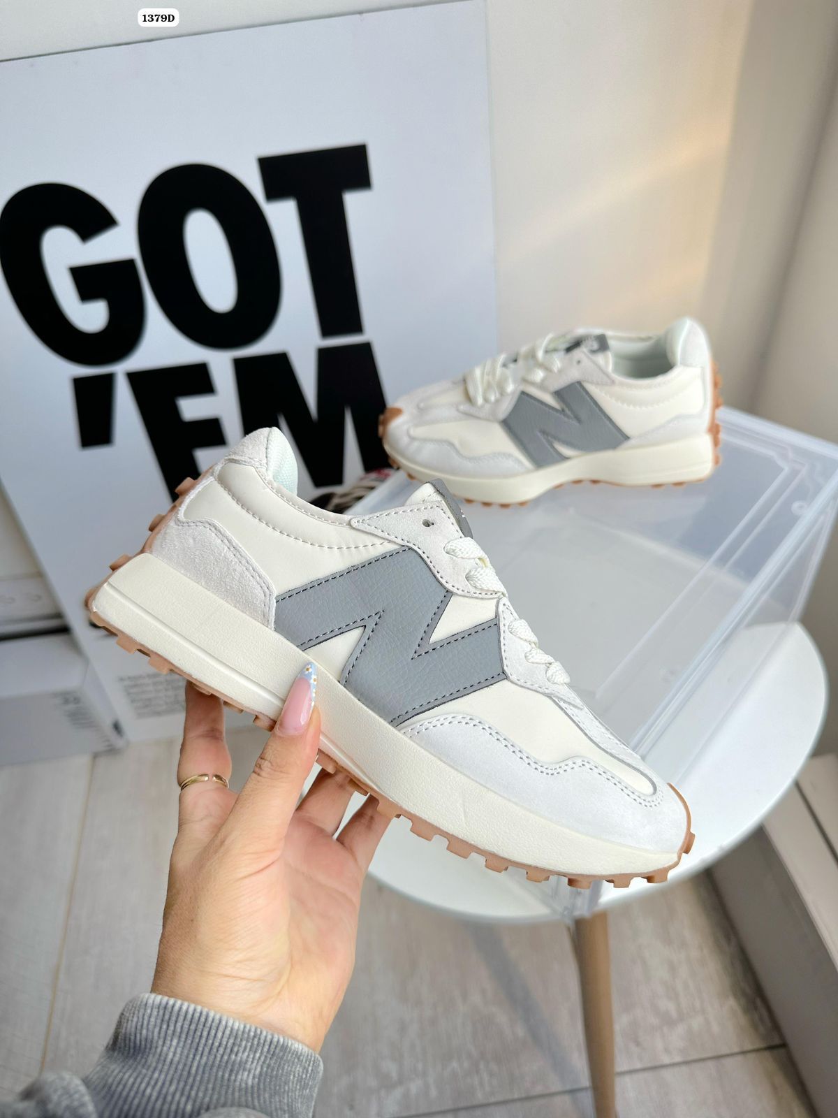 Imagen https://storemanizales.com/images/large/New balance 327 mujer
