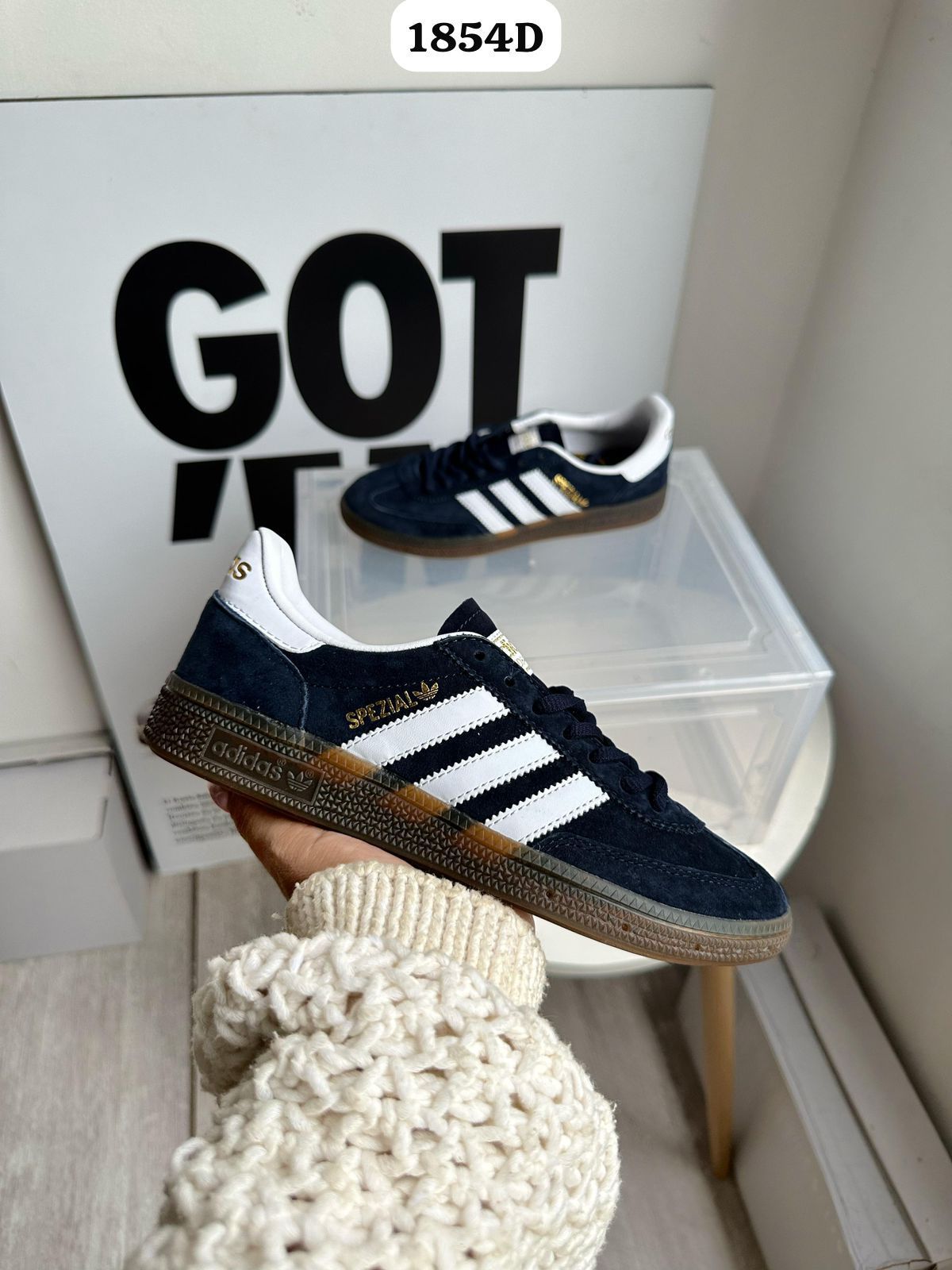 Imagen https://storemanizales.com/images/large/Adidas gazelle mujer