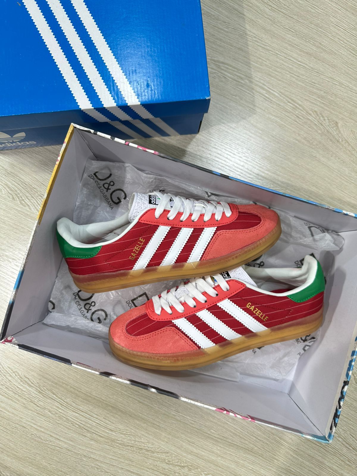 Imagen https://storemanizales.com/images/large/Adidas gazelle mujer