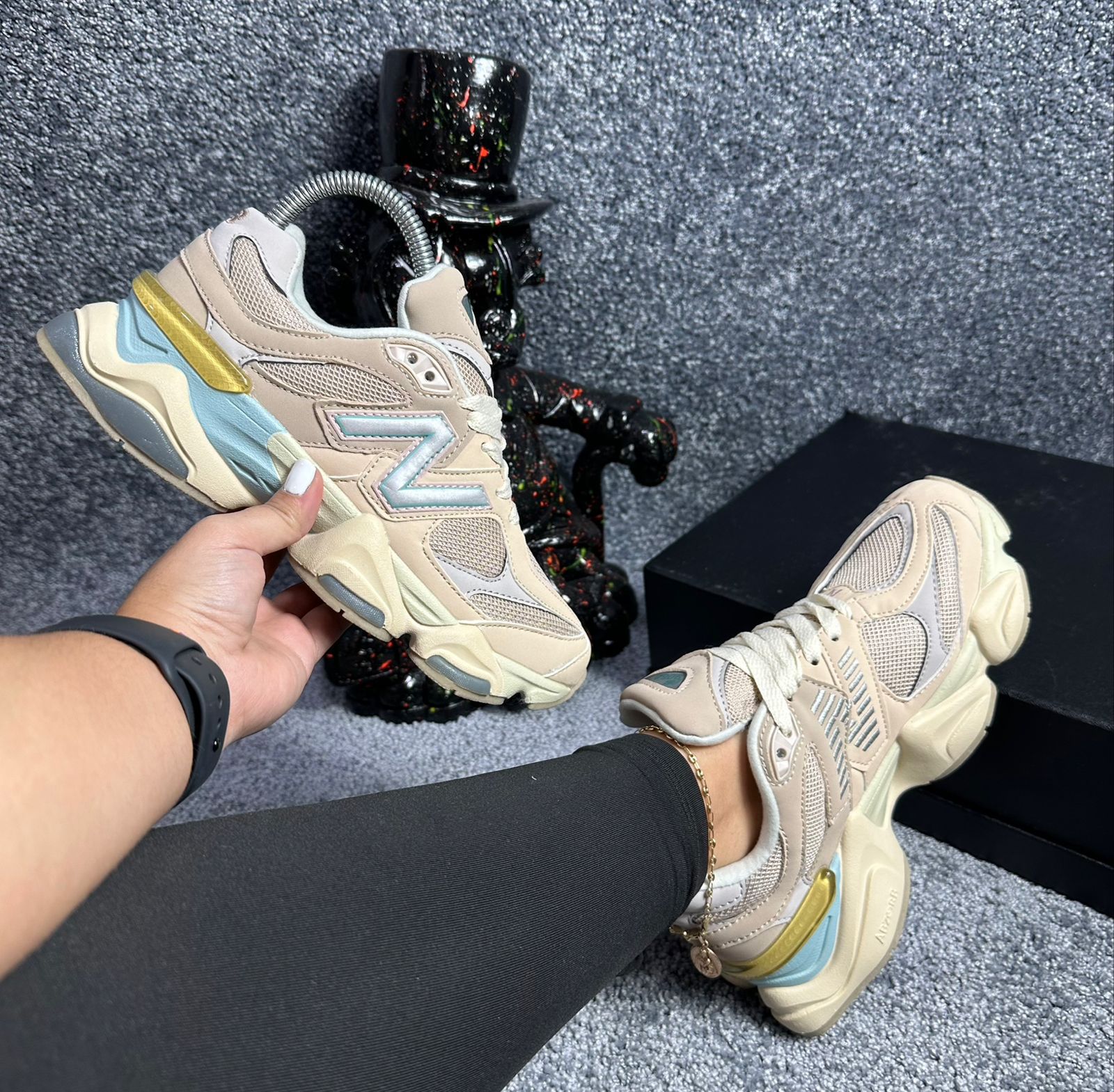 Imagen https://storemanizales.com/images/large/NEW BALANCE 9060 MUJER