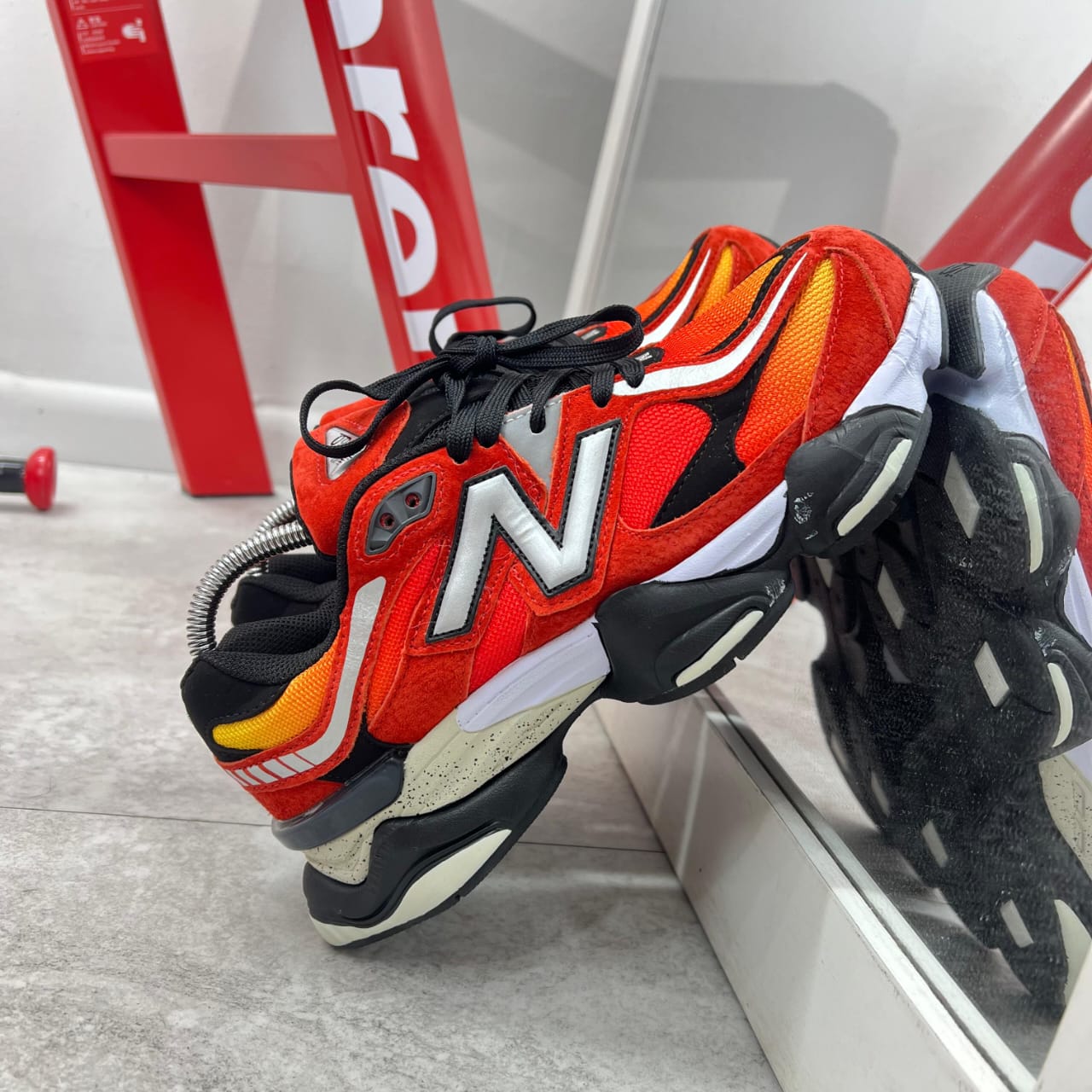 Imagen https://storemanizales.com/images/large/NEW BALANCE 9060 HOMBRE