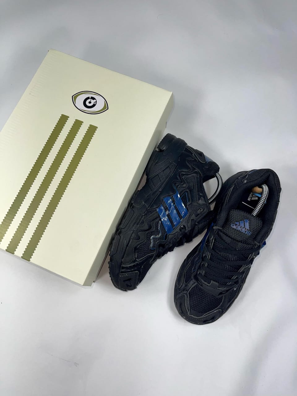 Imagen https://storemanizales.com/images/large/ADIDAS BAD BUNNY 