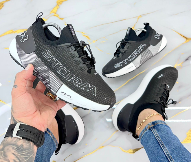 Imagen https://storemanizales.com/images/large/ Under Armour Rock Negro y gris Hombre