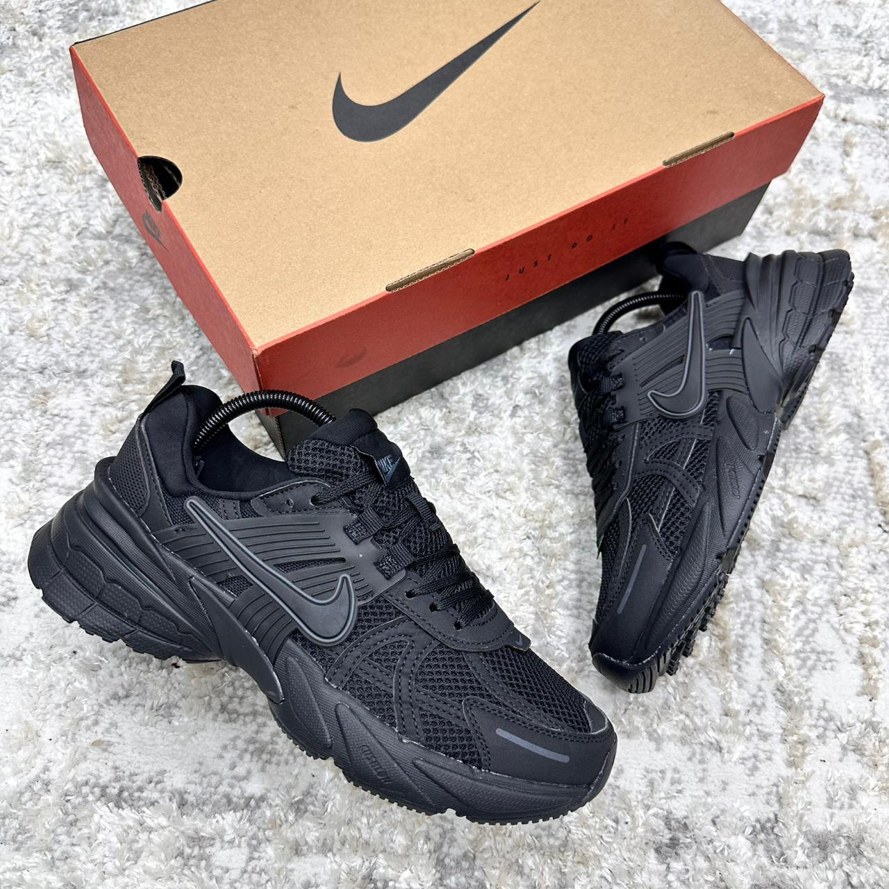 Imagen https://storemanizales.com/images/large/Nike vomero v2 