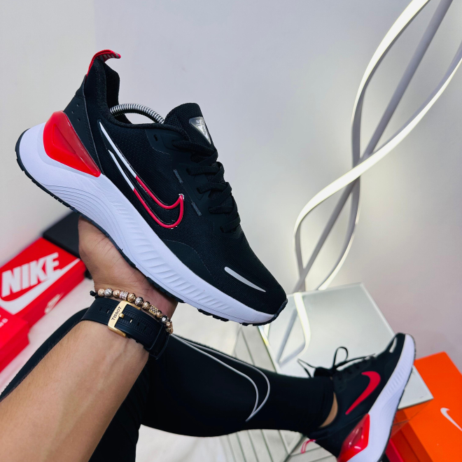 Imagen https://storemanizales.com/images/large/NIKE ELEMENT HOMBRE