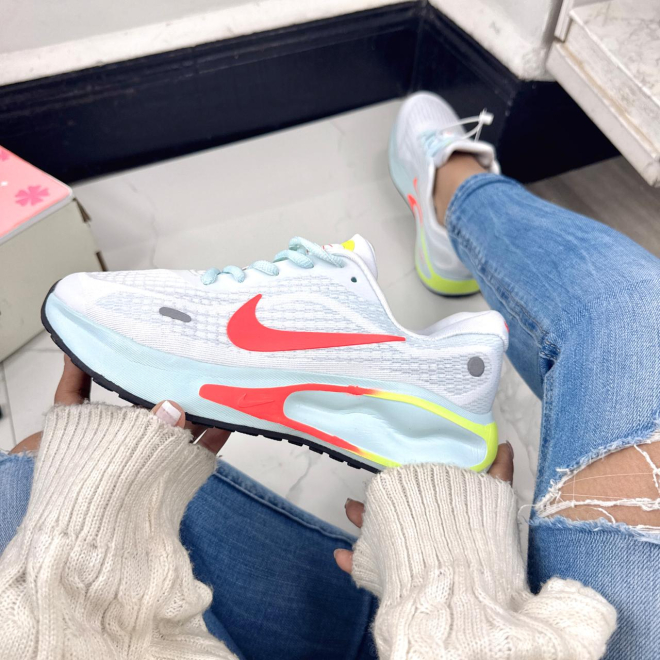 Imagen https://storemanizales.com/images/large/NIKE RUNNING MUJER