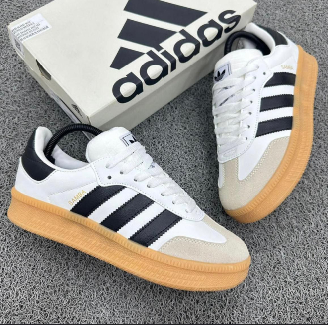 Imagen https://storemanizales.com/images/large/Adidas samba hombre