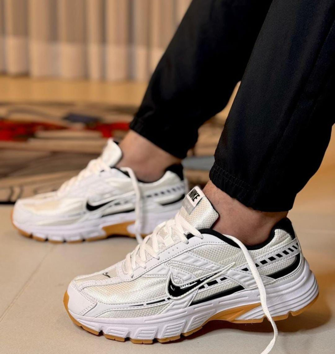 Imagen https://storemanizales.com/images/large/Nike initiator hombre