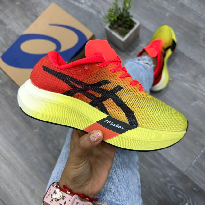 Imagen https://storemanizales.com/images/large/Asics turbo hombre