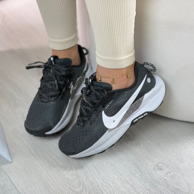 Imagen https://storemanizales.com/images/large/Nike trail mujer
