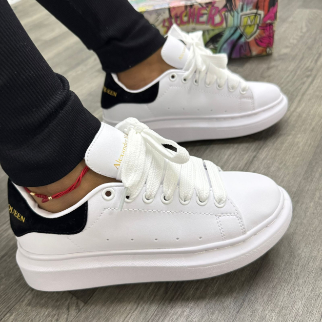 Imagen https://storemanizales.com/images/large/Alexander mcqueen