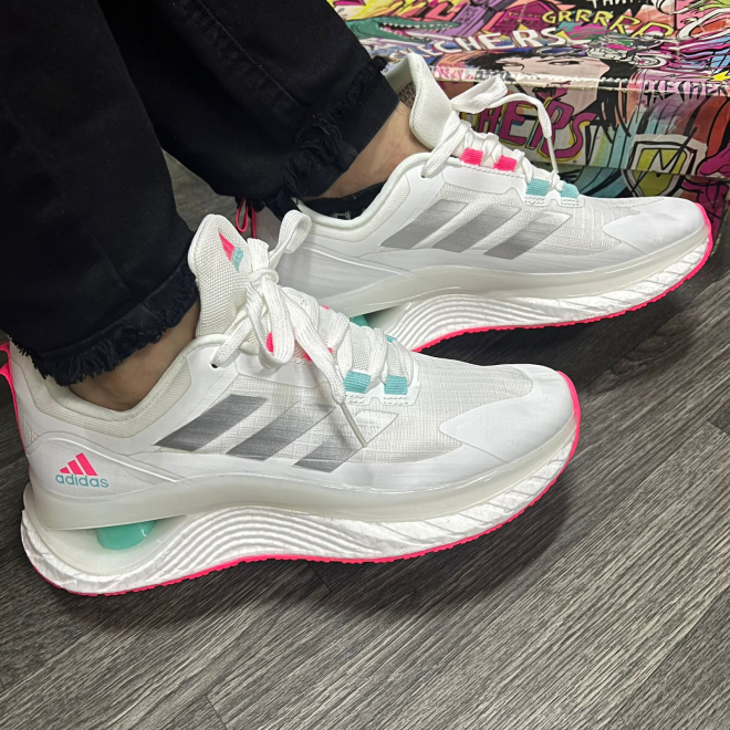 Imagen https://storemanizales.com/images/large/Adidas boost mujer
