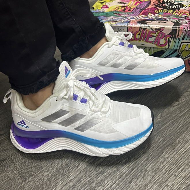 Imagen https://storemanizales.com/images/large/Adidas boost mujer