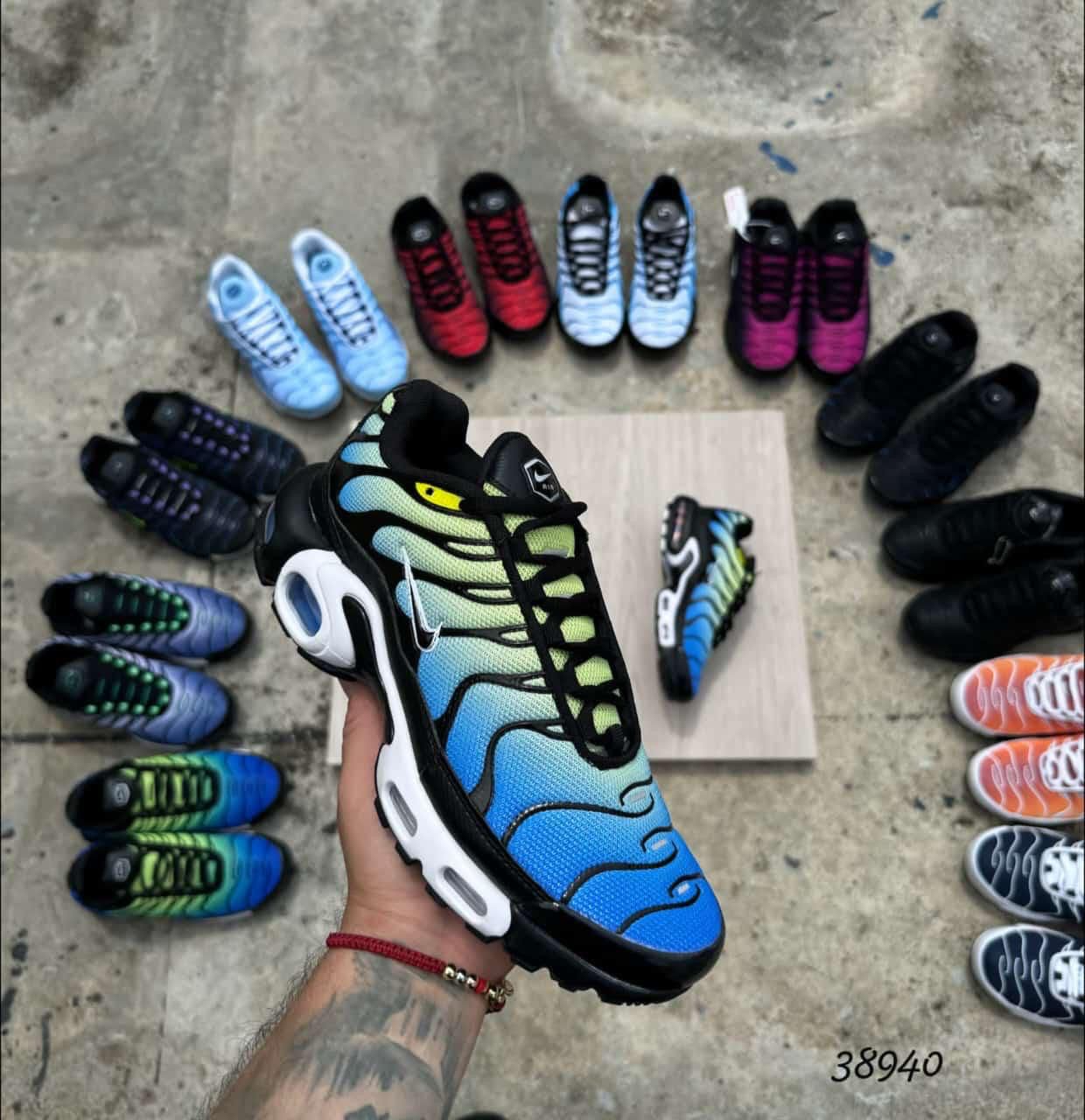 Imagen de diferentes coloreshttps://storemanizales.com/images/large/4180.jpg