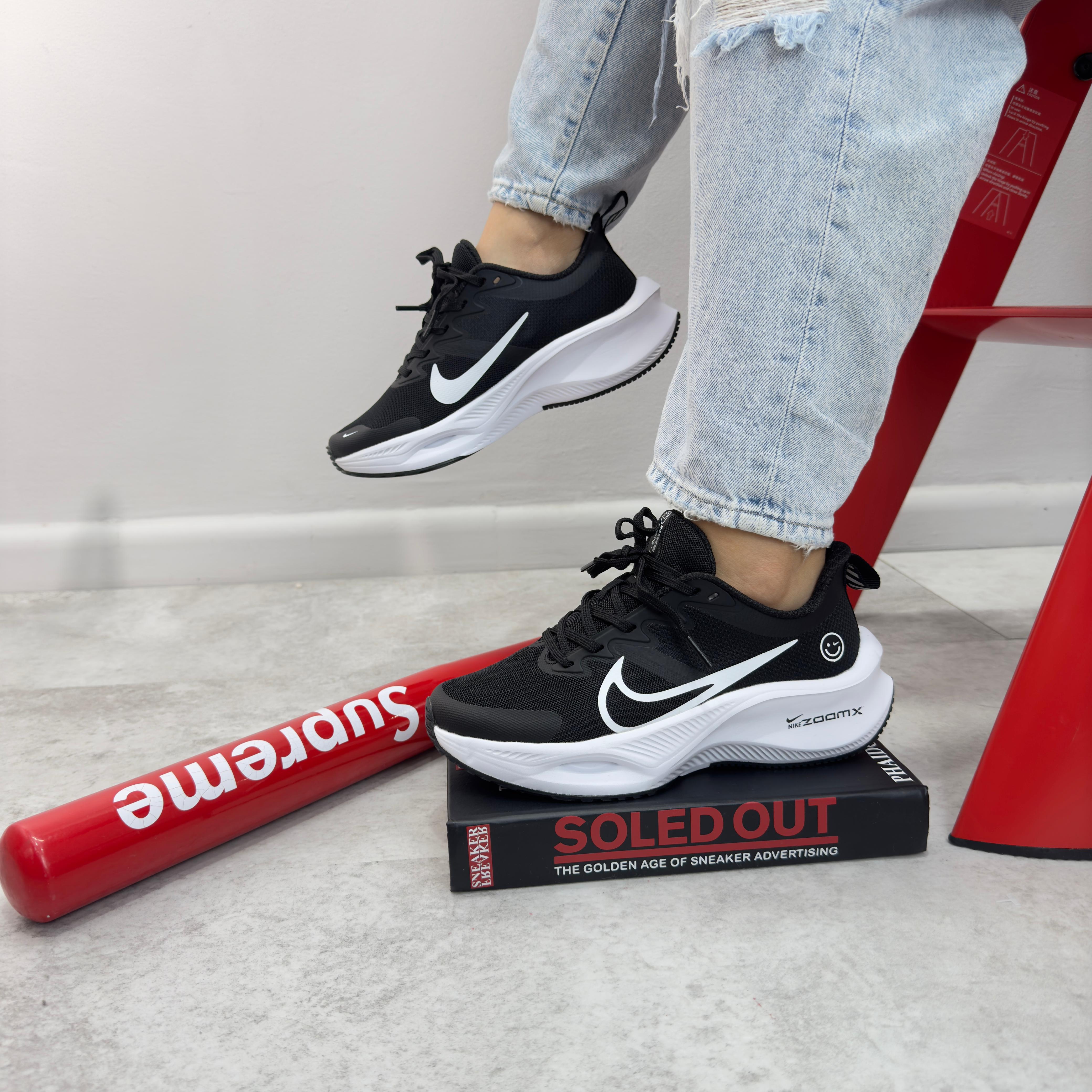 NIKE ZOOM Disponible Dama