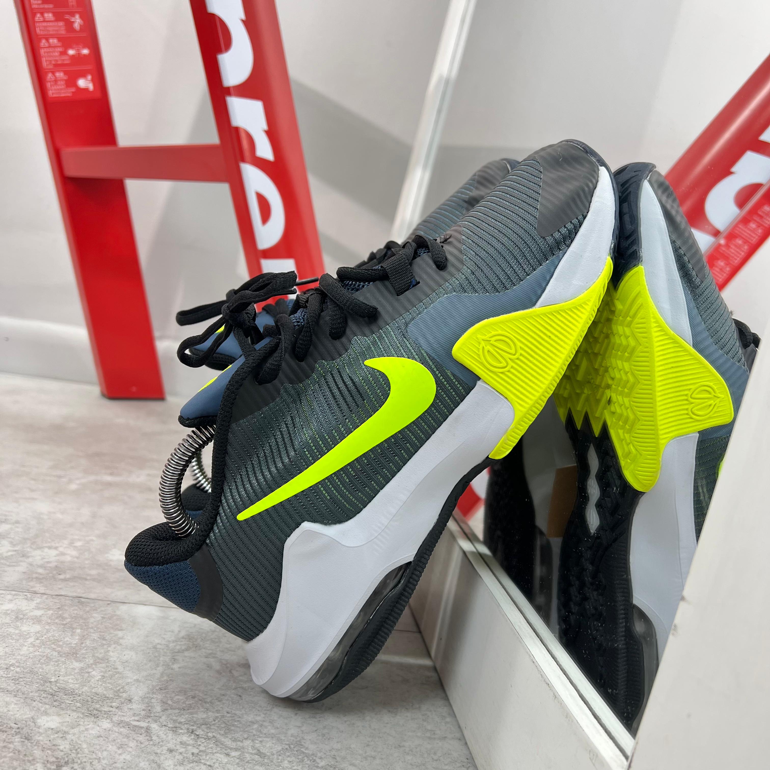 NIKE AIR MAX IMPACT