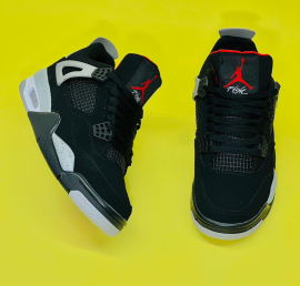 Jordan retro 4 hombre